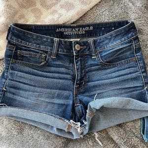 American eagle high waisted jean short size 6 perfect condition